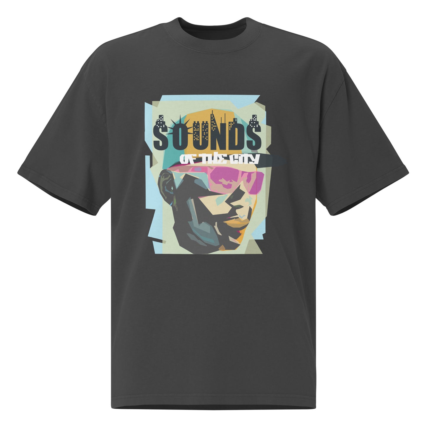 New York City Sounds - Box Fit - graphic T-shirt. Front view of a black coloured T-shirt with a graphic of a rap music artist